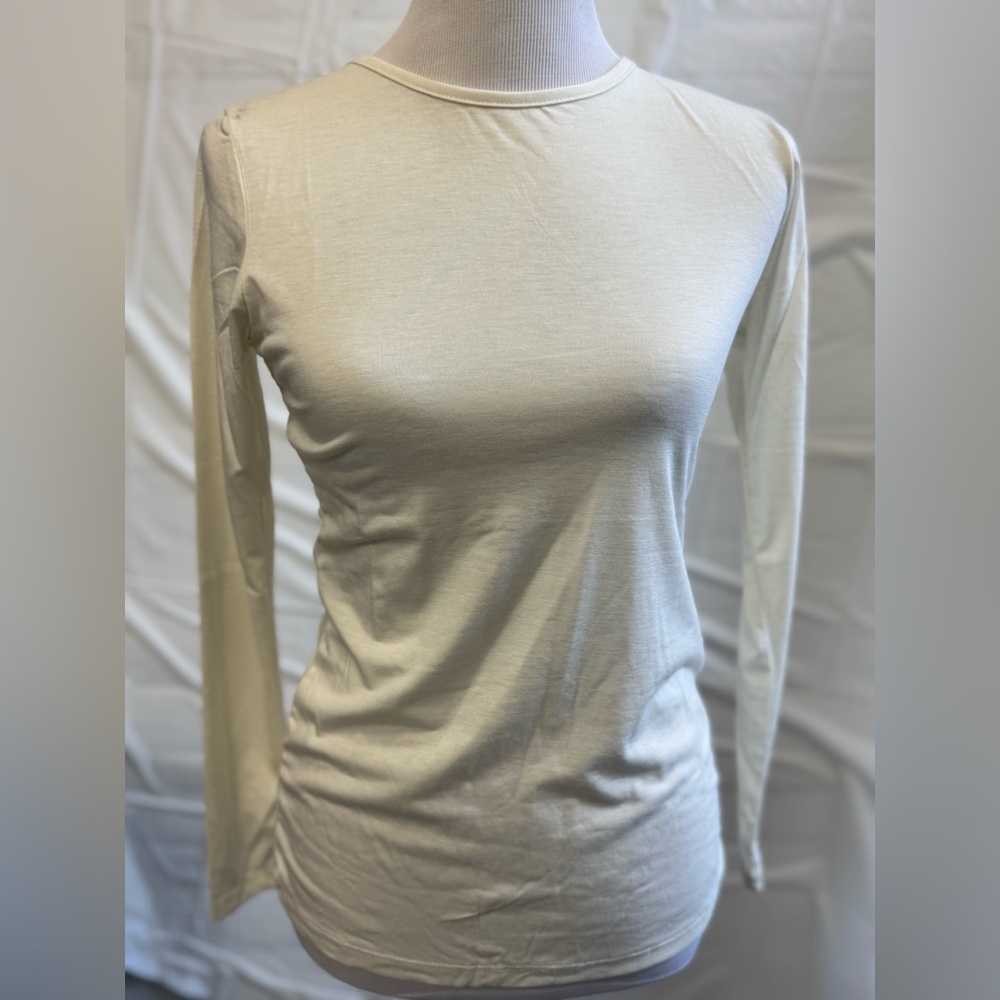NWT Women’s Small Poof Boutique Brand‎ Lace Back Top Cream Color Long Sleeve